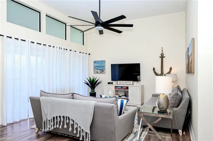 586 Beachwalk Cir O-305, Naples, Florida 34108