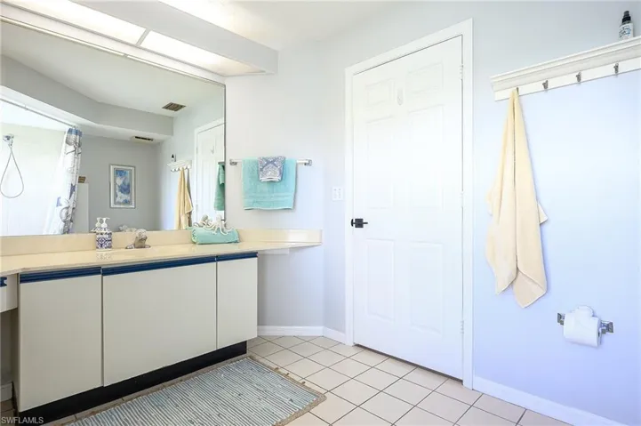 586 Beachwalk Cir O-305, Naples, Florida 34108