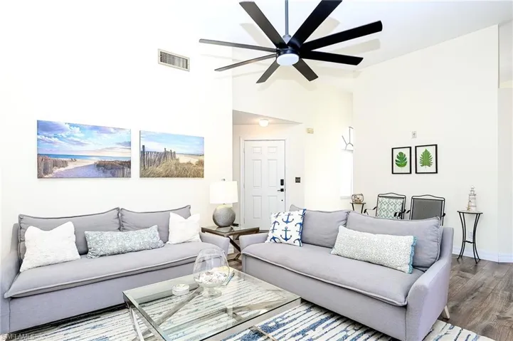 586 Beachwalk Cir O-305, Naples, Florida 34108