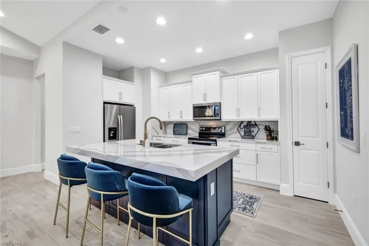 7142 Cayo Coco Ln, Naples, Florida 34113