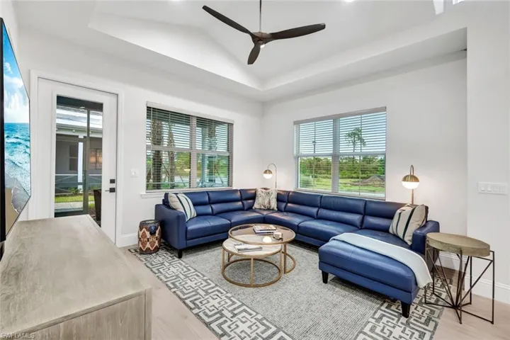 7142 Cayo Coco Ln, Naples, Florida 34113