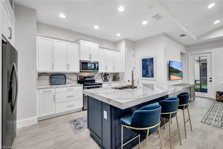 7142 Cayo Coco Ln, Naples, Florida 34113