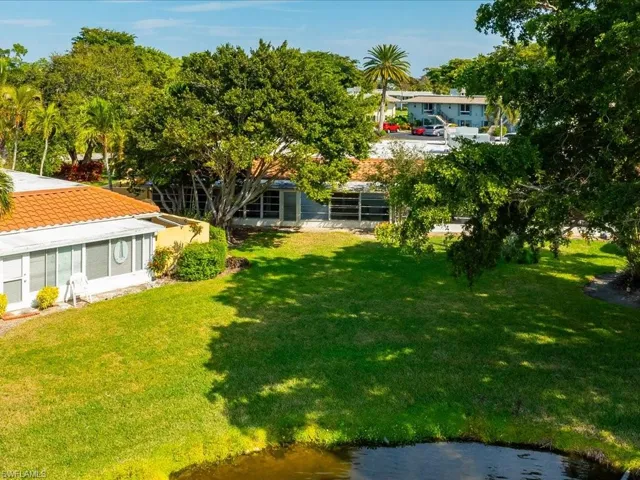 View of grassy yard