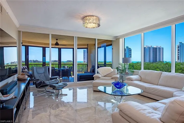 8990  Bay Colony  DR, Naples, FL 34108