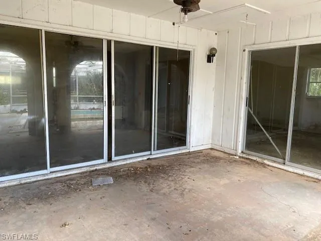 Rear sliding doors at lanai