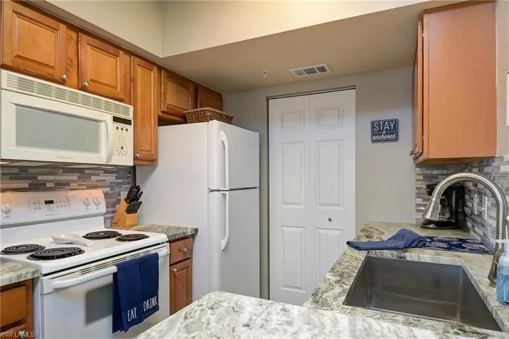 15655 Ocean Walk Cir 205, Fort Myers, Florida 33908
