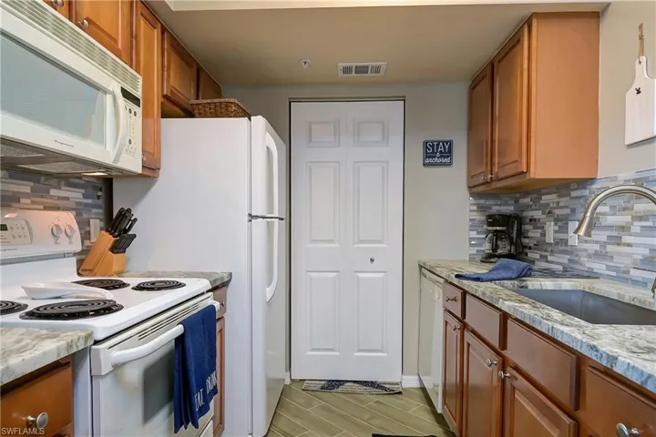 15655 Ocean Walk Cir 205, Fort Myers, Florida 33908