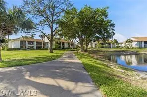 576 Retreat Dr 201, Naples, Florida 34110