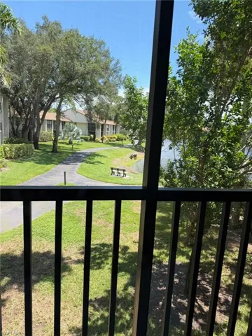 576 Retreat Dr 201, Naples, Florida 34110