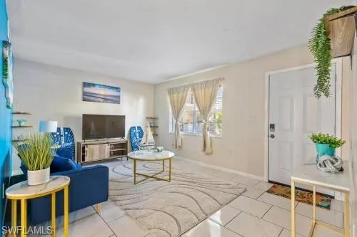 2905  Nelson  ST, Fort Myers, FL 33901