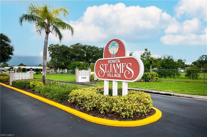 Community entrance sign with "Bonita St