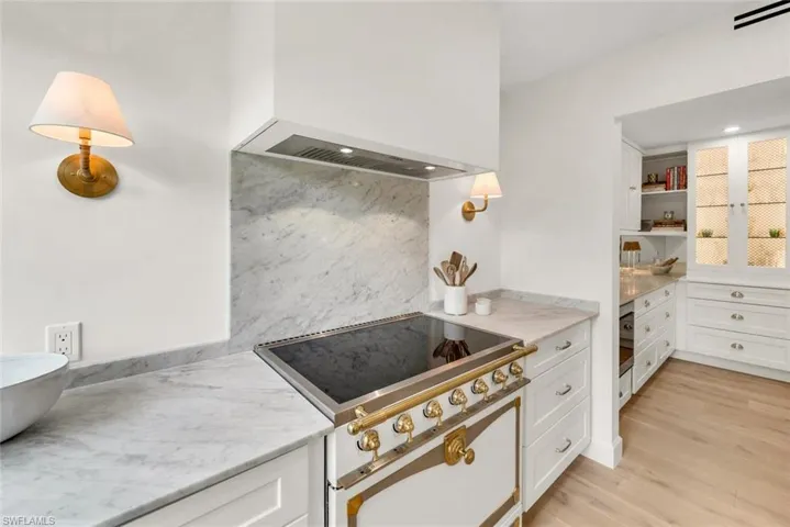 Kitchen Entry to Butlers Pantry