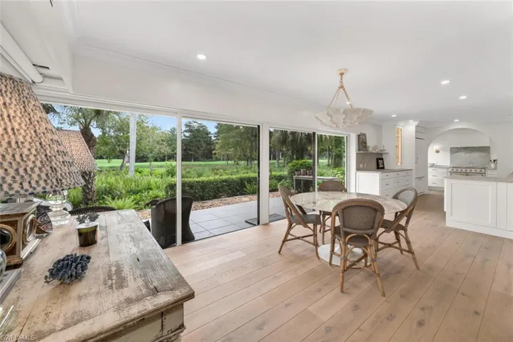 Breakfast area