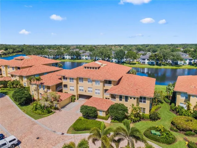 1875  Les Chateaux  BLVD, Naples, FL 34109