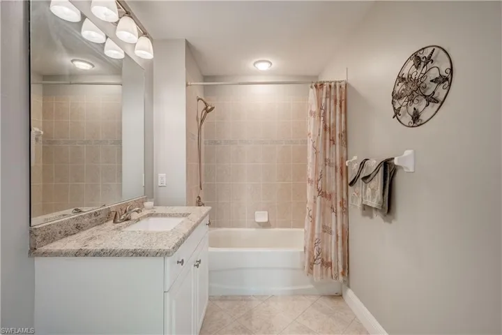 3989  Bishopwood E CT, Naples, FL 34114