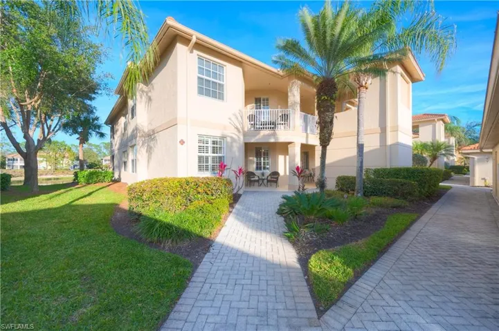 3989  Bishopwood E CT, Naples, FL 34114