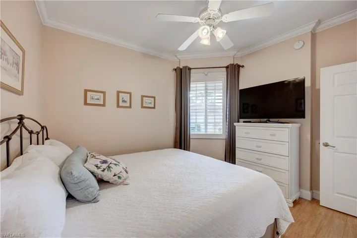 3989  Bishopwood E CT, Naples, FL 34114
