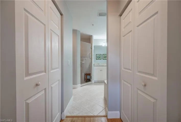 3989  Bishopwood E CT, Naples, FL 34114