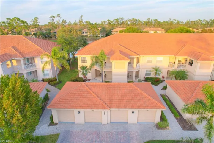 3989  Bishopwood E CT, Naples, FL 34114