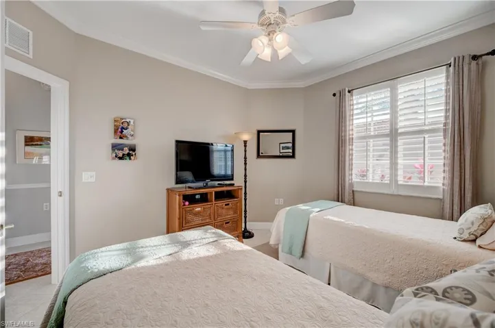 3989  Bishopwood E CT, Naples, FL 34114