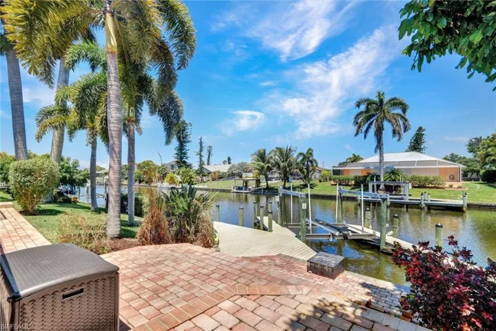 703 Se 33rd Ter, Cape Coral, Florida 33904
