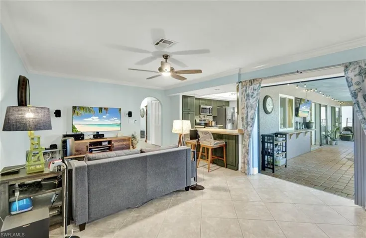 703 Se 33rd Ter, Cape Coral, Florida 33904