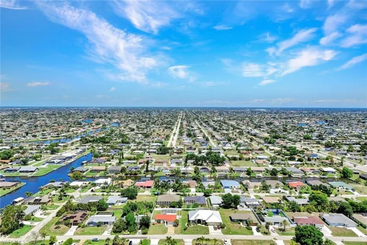 703 Se 33rd Ter, Cape Coral, Florida 33904