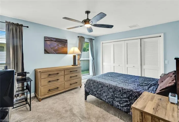 703 Se 33rd Ter, Cape Coral, Florida 33904