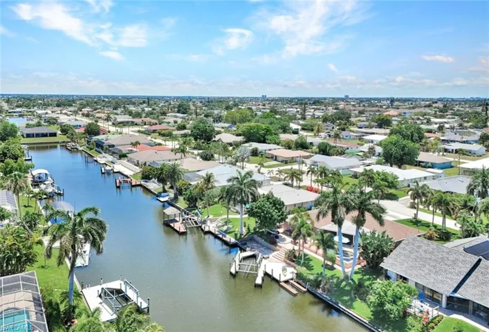 703 Se 33rd Ter, Cape Coral, Florida 33904