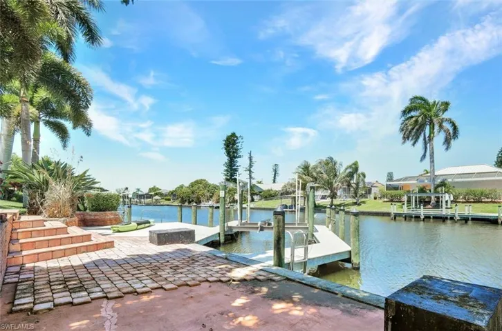 703 Se 33rd Ter, Cape Coral, Florida 33904