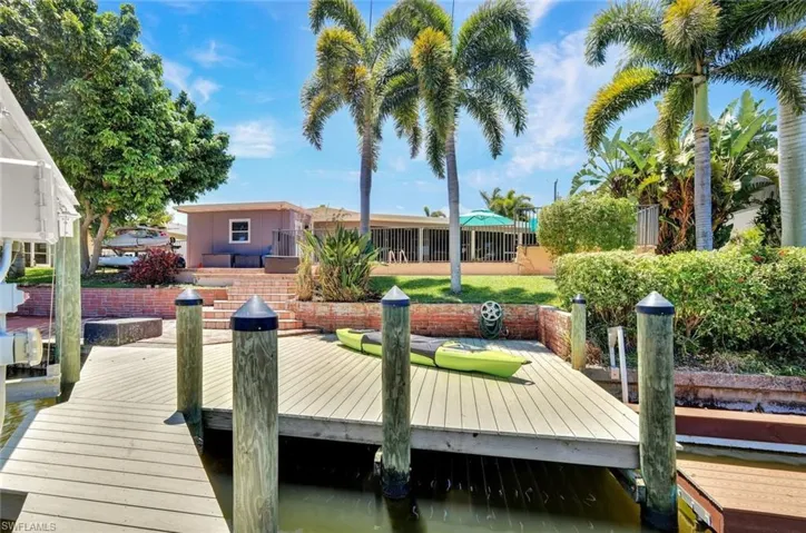 703 Se 33rd Ter, Cape Coral, Florida 33904