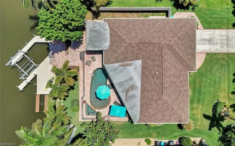 703 Se 33rd Ter, Cape Coral, Florida 33904
