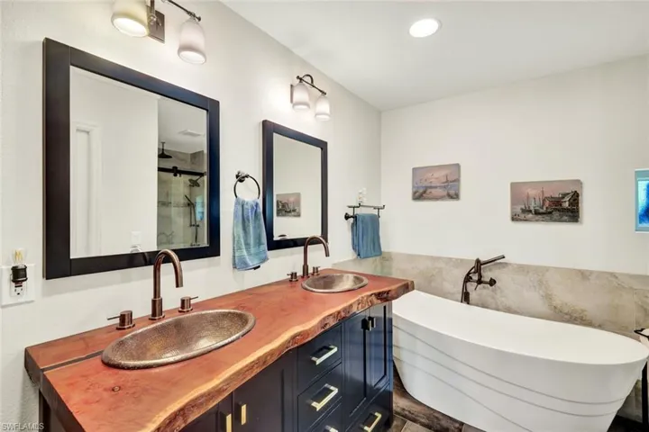 703 Se 33rd Ter, Cape Coral, Florida 33904
