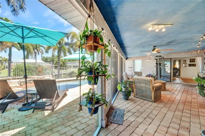 703 Se 33rd Ter, Cape Coral, Florida 33904
