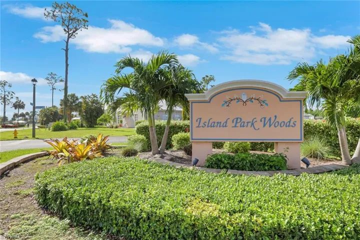 6085 Lake Front Dr, Fort Myers, Florida 33908