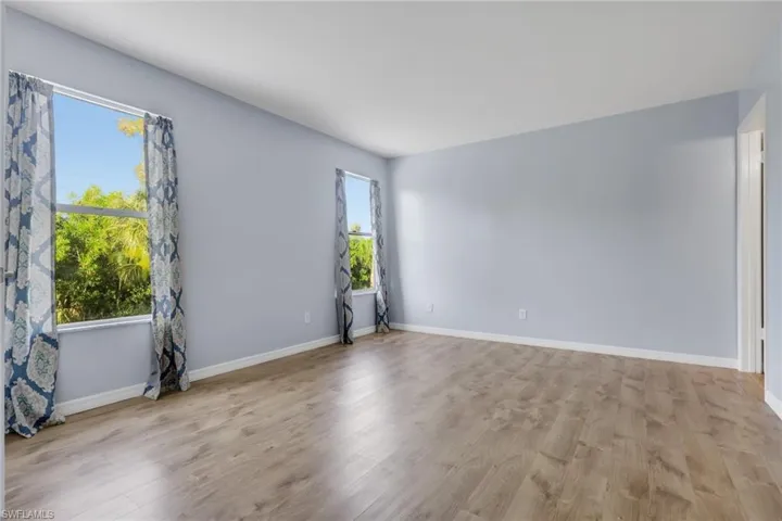 6085 Lake Front Dr, Fort Myers, Florida 33908