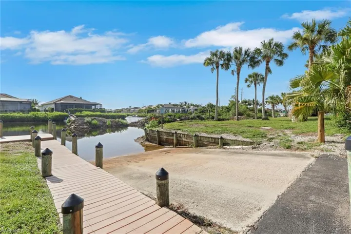 6085 Lake Front Dr, Fort Myers, Florida 33908