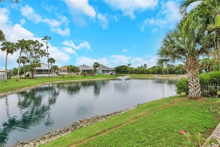6085 Lake Front Dr, Fort Myers, Florida 33908