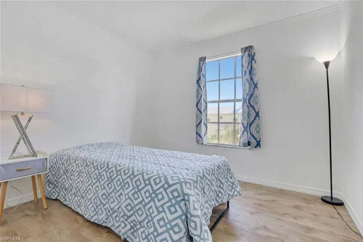 6085 Lake Front Dr, Fort Myers, Florida 33908