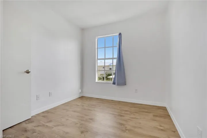 6085 Lake Front Dr, Fort Myers, Florida 33908