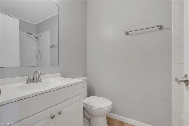 6085 Lake Front Dr, Fort Myers, Florida 33908
