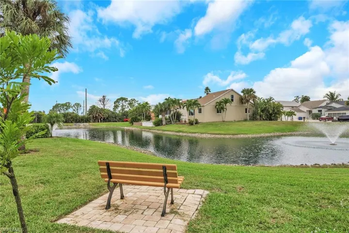 6085 Lake Front Dr, Fort Myers, Florida 33908