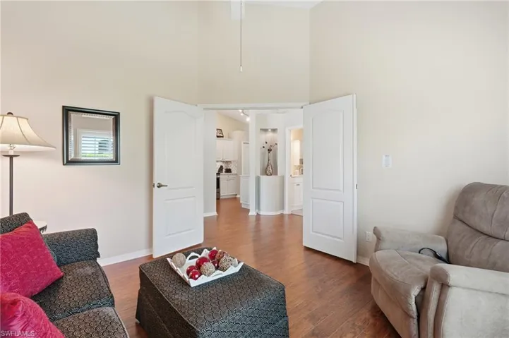 6513 Castlelawn Pl, Naples, Florida 34113