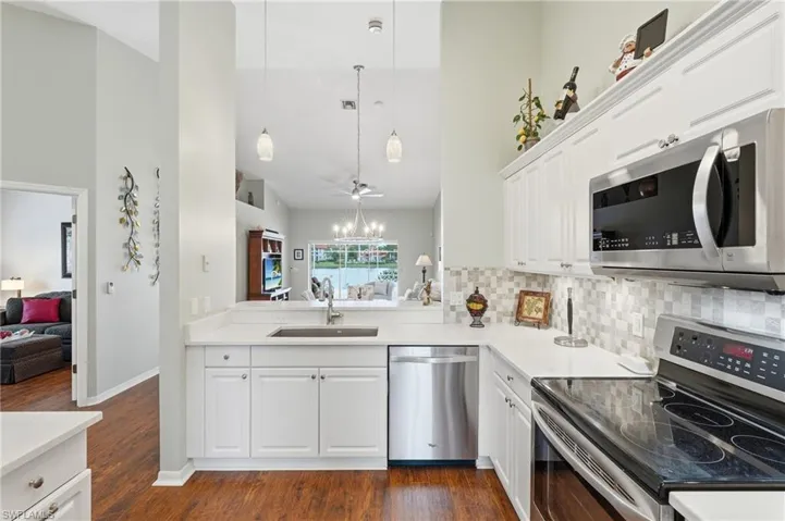 6513 Castlelawn Pl, Naples, Florida 34113