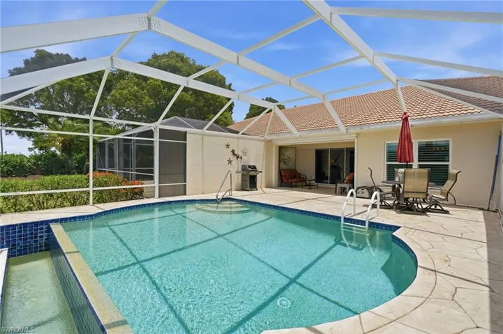 6513 Castlelawn Pl, Naples, Florida 34113