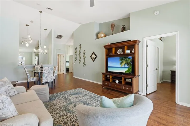 6513 Castlelawn Pl, Naples, Florida 34113