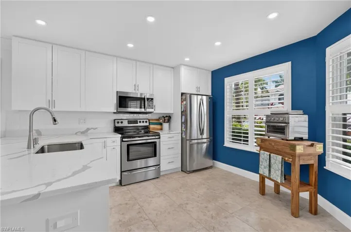 850 Meadowland Dr J, Naples, Florida 34108