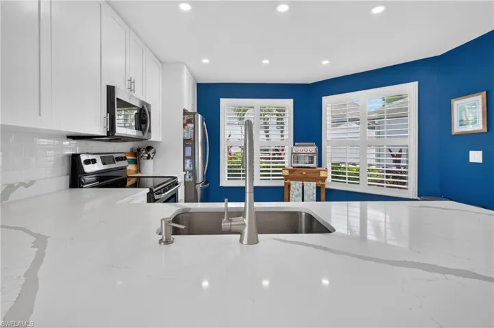850 Meadowland Dr J, Naples, Florida 34108
