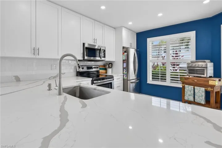 850 Meadowland Dr J, Naples, Florida 34108