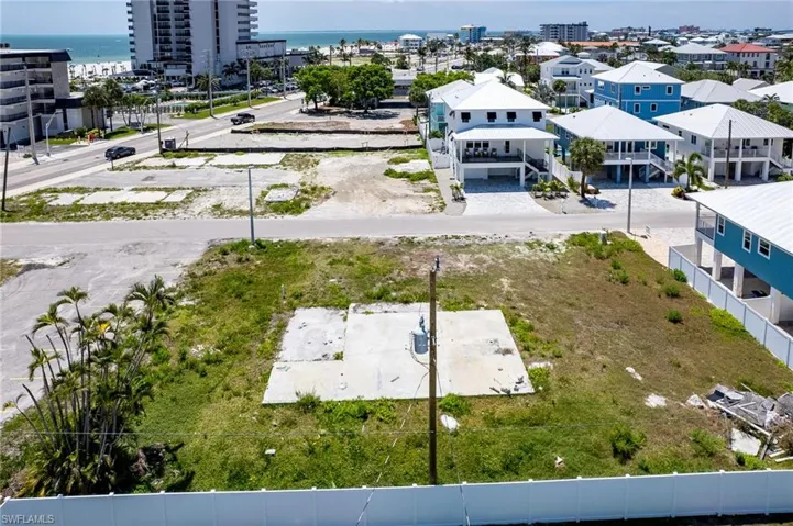 126  Delmar  AVE, Fort Myers Beach, FL 33931